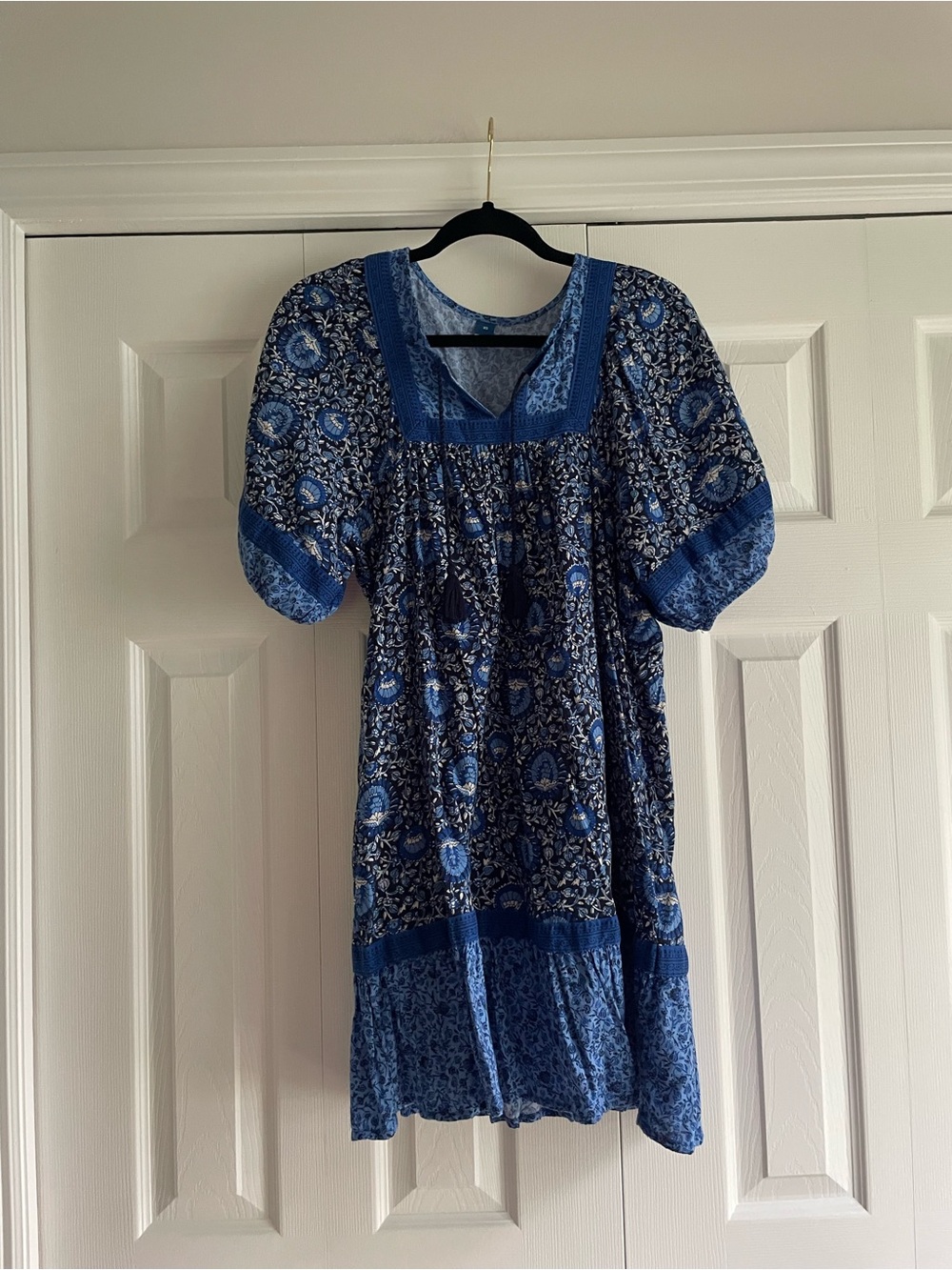 Old Navy Blue Floral Puff Sleeve Peasant Dress